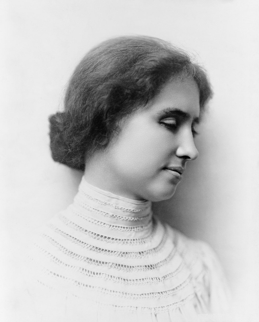Quotes about service learning: Portrait of Helen Keller