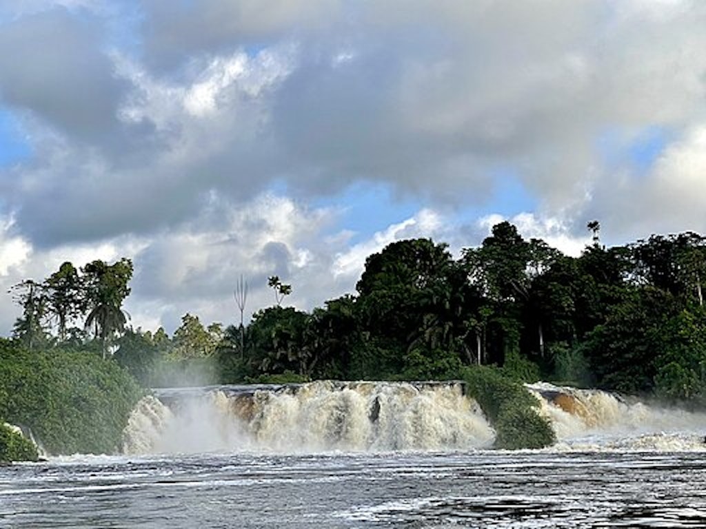 A shot of the lobe waterfall in cameroon