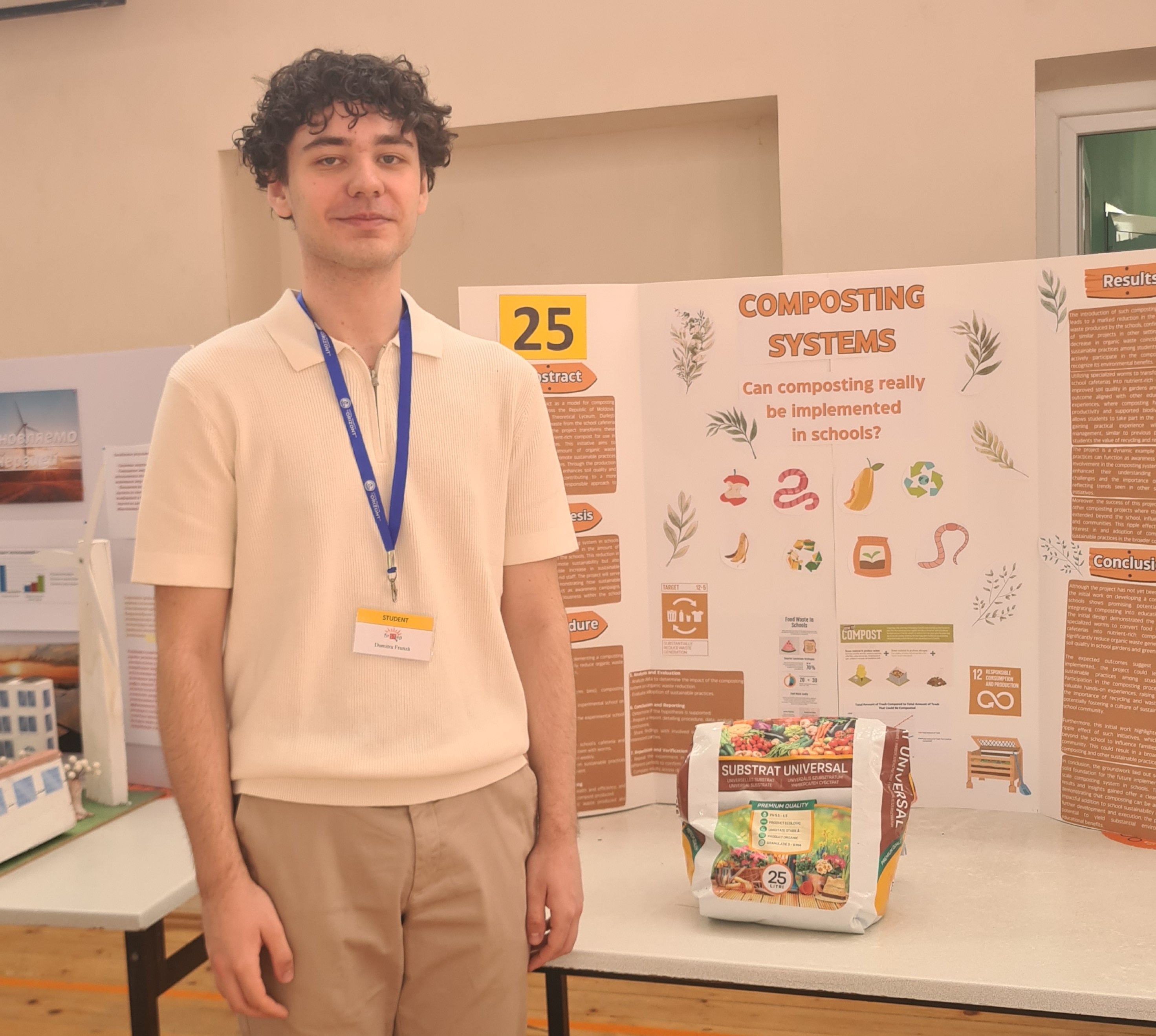 Dumitru Frunză presenting his composting system project.