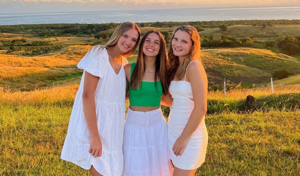 Rustic Pathways students explore Fiji