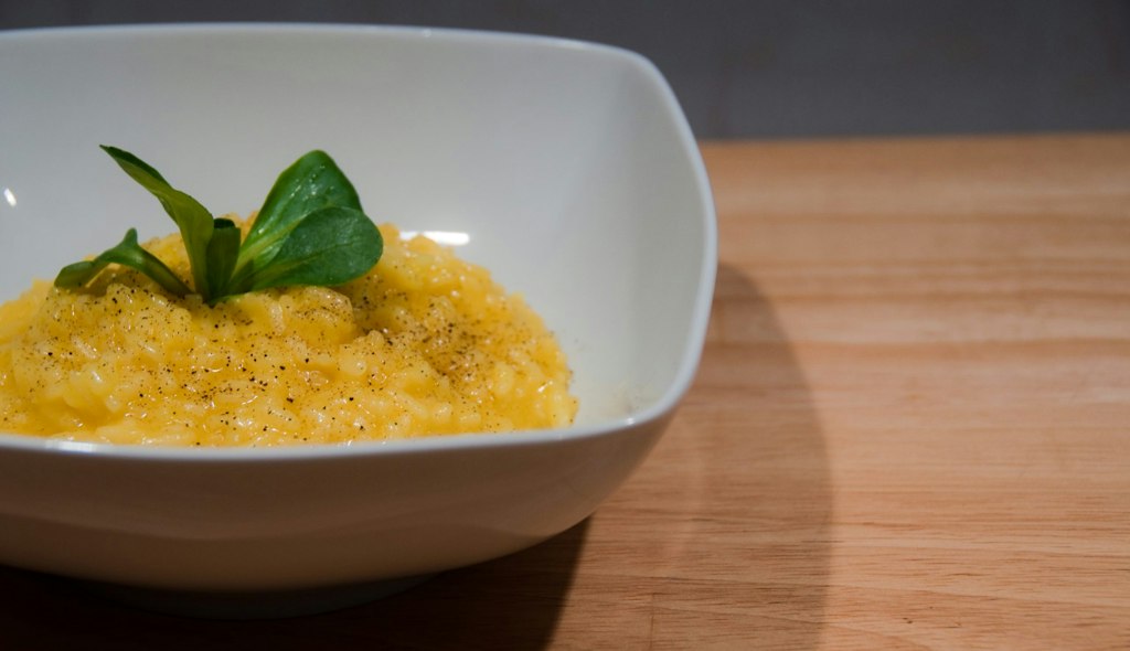 Giorgio Minguzzi from Italy, CC BY-SA 2.0 <https://creativecommons.org/licenses/by-sa/2.0>, via Wikimedia Commons Italy Risotto alla Milanese
