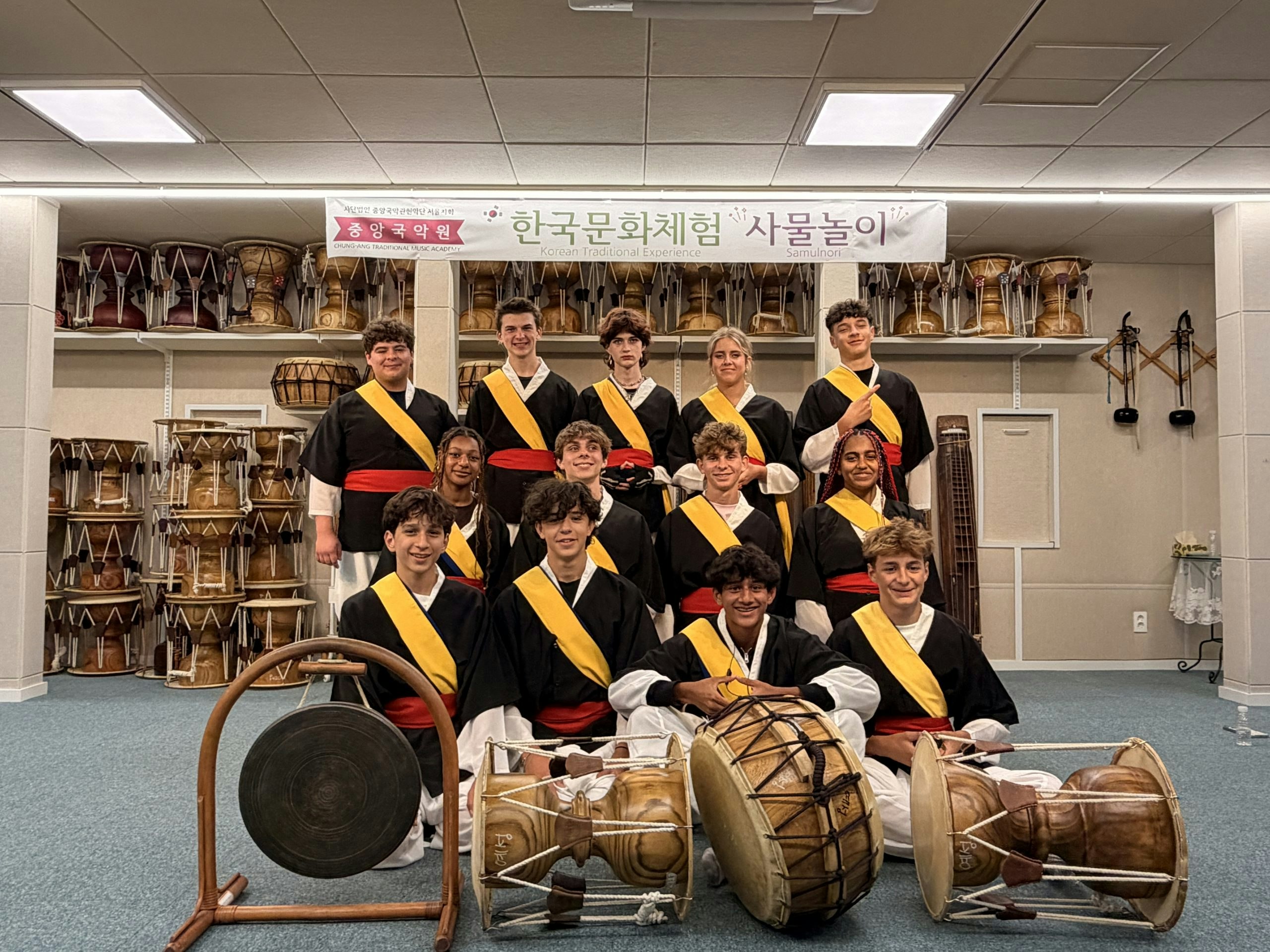 Students experiencing Japan and South Korea on the Tokyo to Seoul program