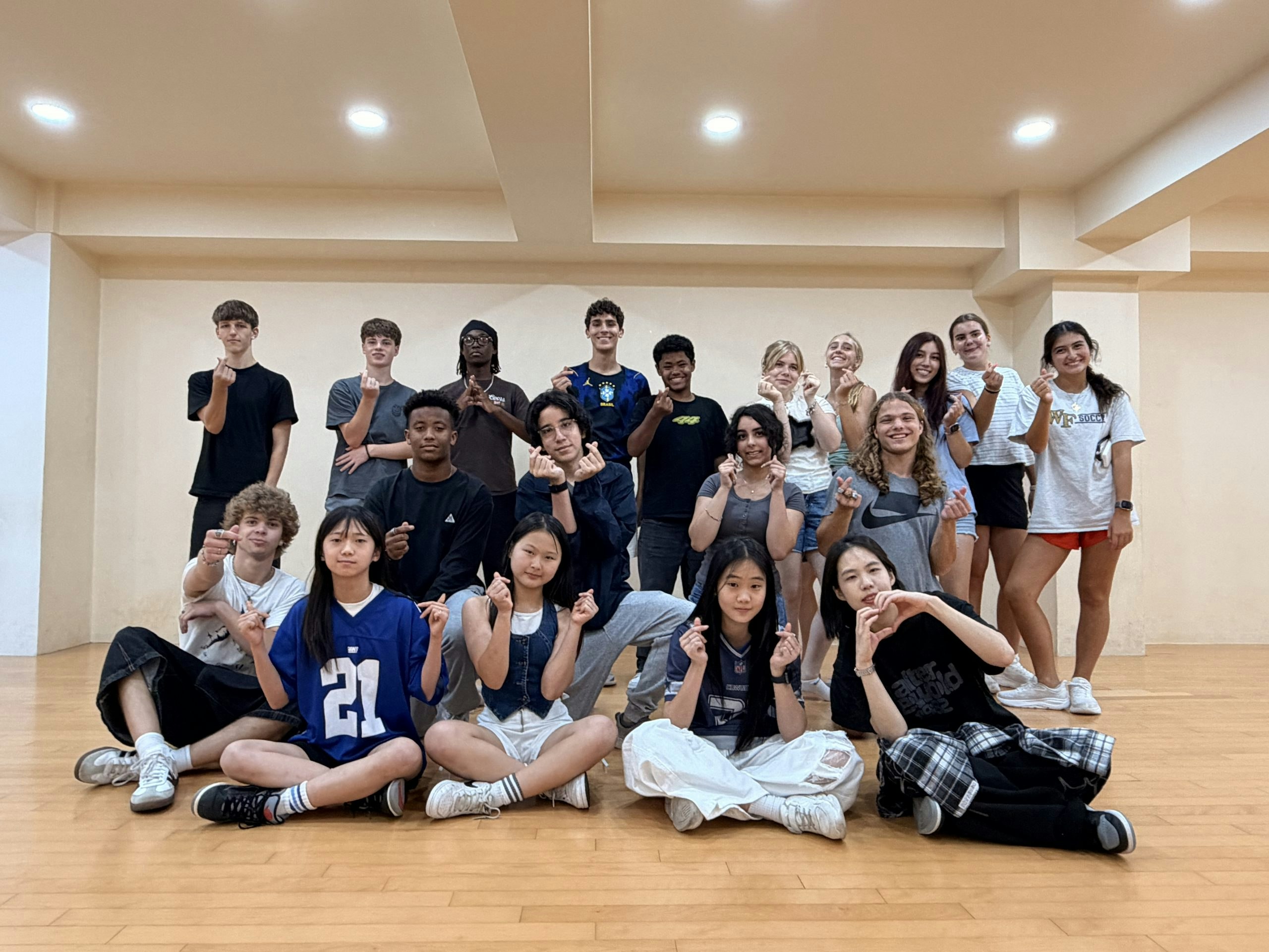 Students participating in the Tokyo to Seoul summer program
