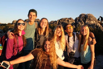 Volunteer in Africa students hike table mountain in Cape Town, South Africa during a volunteer abroad trip