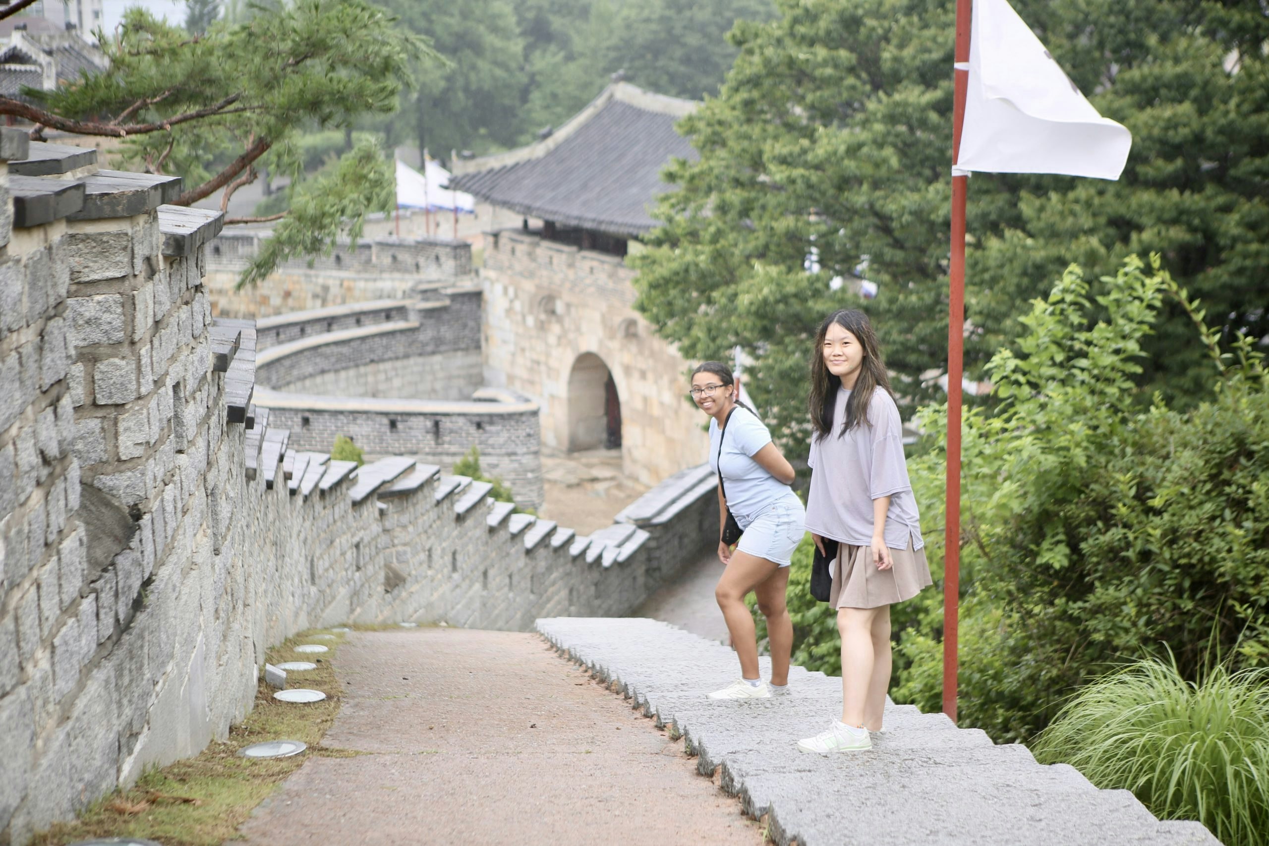 Student Travel vs. Study Abroad for High School Students: Which Builds More for the Future?