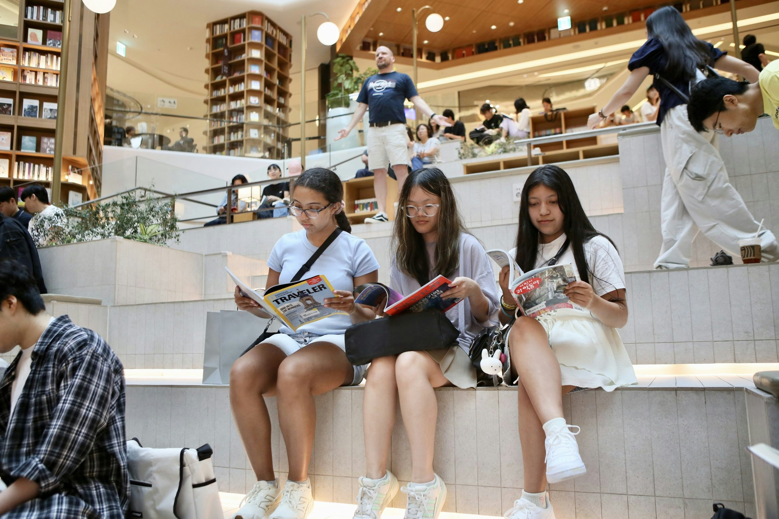 Student Travel vs. Study Abroad – What’s Better for Summer Growth?