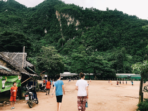 Rustic Pathways student in Mae La refugee camp