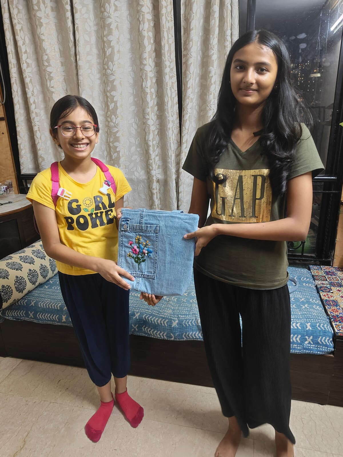 Simone Raju Punaliparambil, 14 year-old helps women in need by making bags out of old jeans, image 4