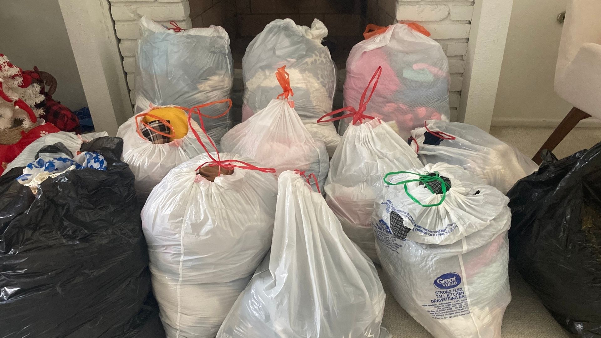 Sofia Emma Hernandez - Earth's Little Hugs - Finding the Hug from Within - Image 3